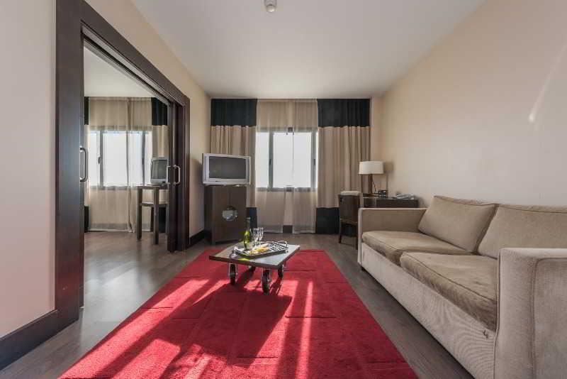 Hotel Mercader Madrid Exterior photo