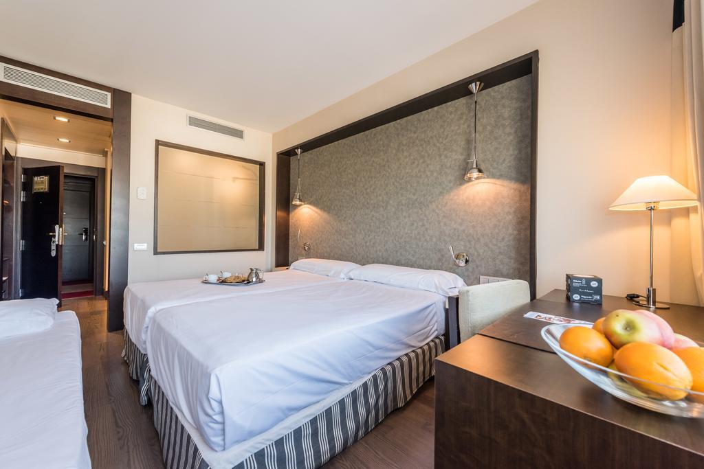 Hotel Mercader Madrid Exterior photo