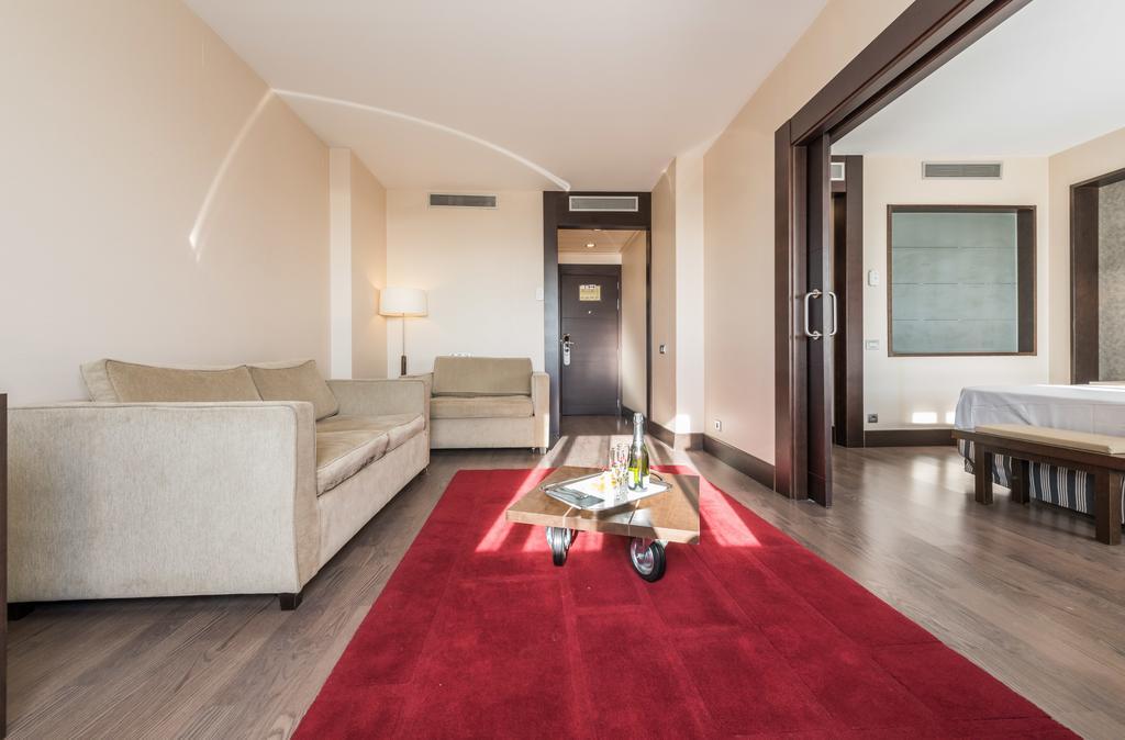 Hotel Mercader Madrid Exterior photo