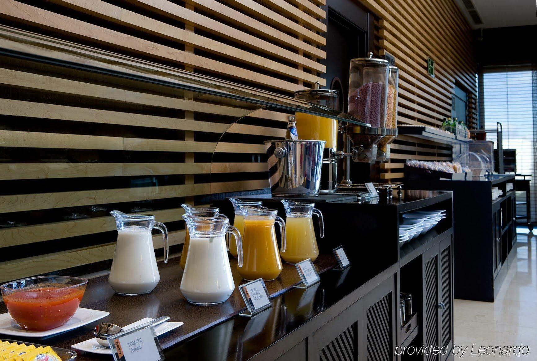 Hotel Mercader Madrid Restaurant photo